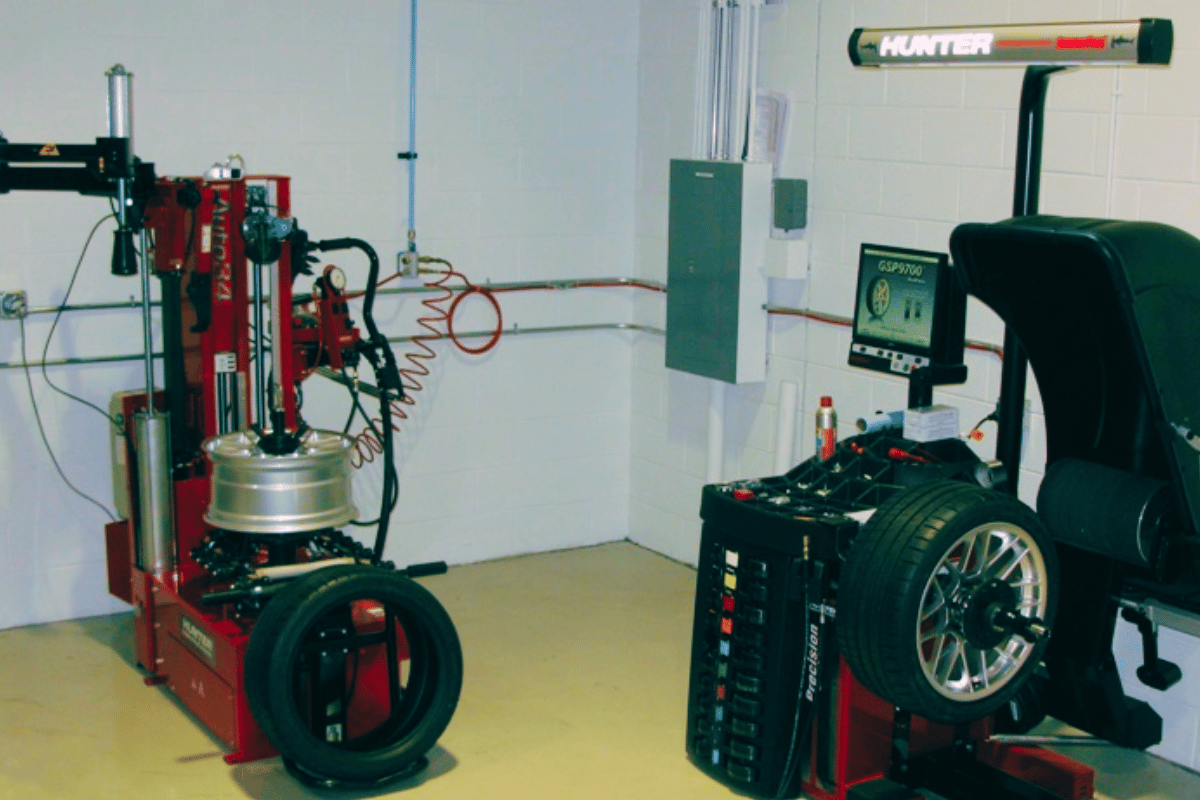 Tire Mounter RRT Automotive